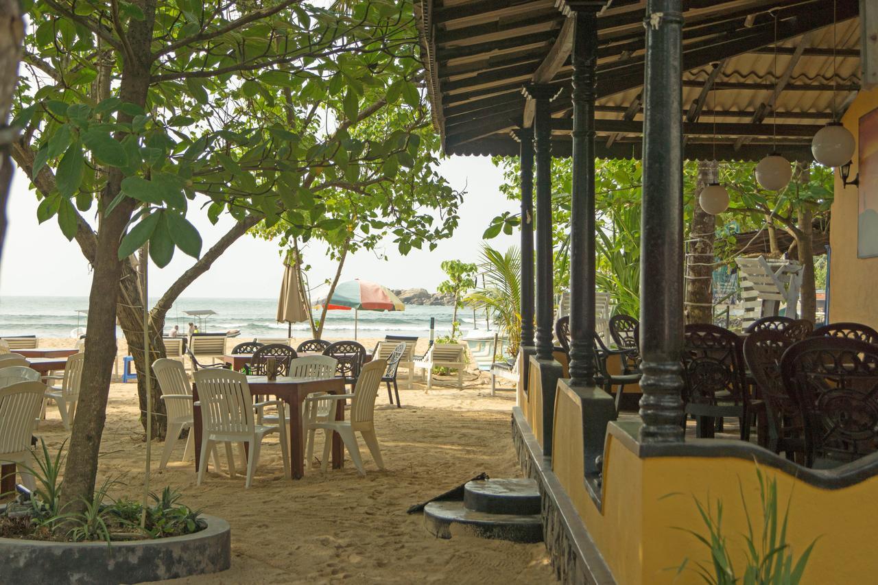 Hotel Dhammika Unawatuna Exterior photo