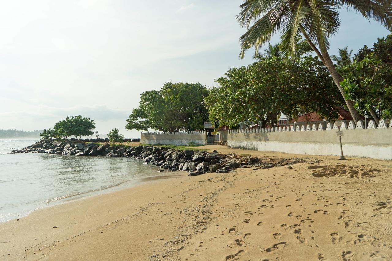 Hotel Dhammika Unawatuna Exterior photo